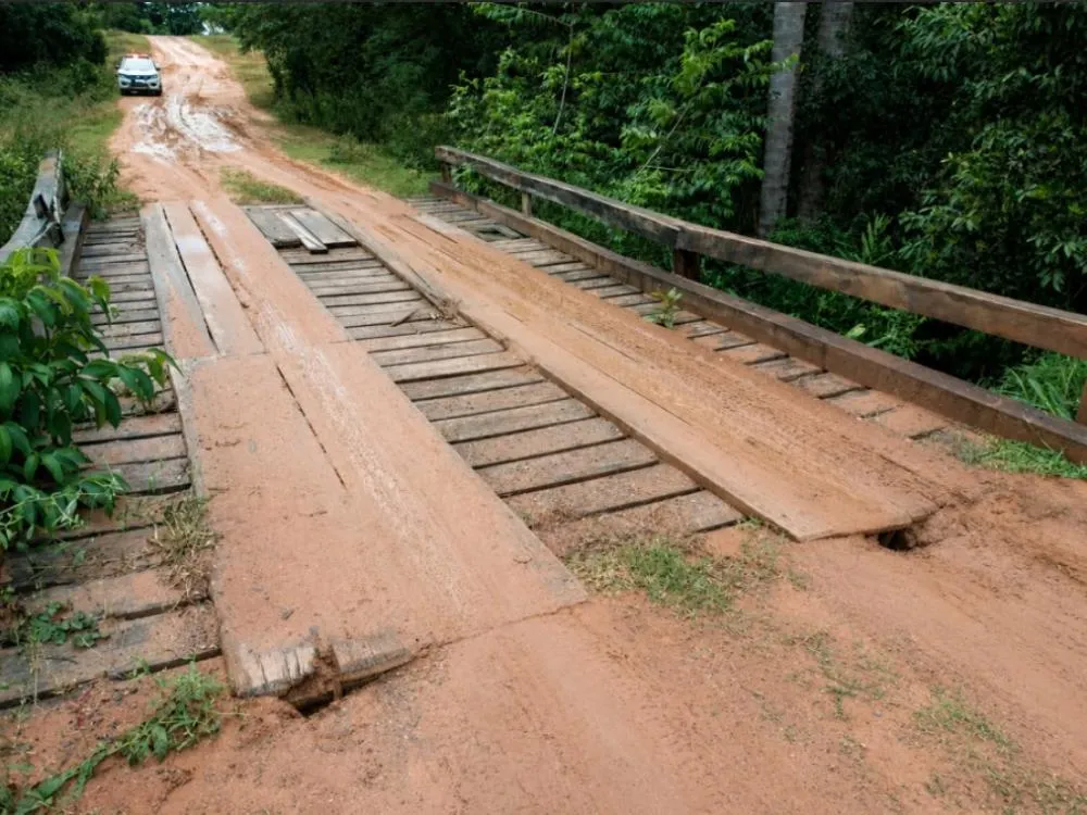 Equipes da Defesa Civil realizaram vistorias em estradas do Distrito de Arapuá e do assentamento 20 de Março após as chuvas registradas em Três Lagoas. (Foto: Prefeitura de Três Lagoas)
