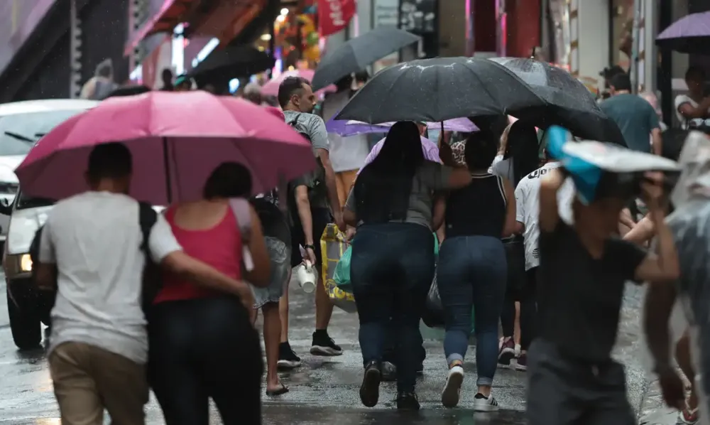 Sistema frontal e circulação atmosférica provocam chuva em diversas regiões do Brasil, segundo previsão do Inmet. (Foto: Paulo Pinto/Agência Brasil)
