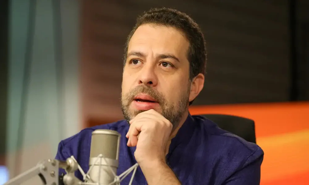 O ministro Guilherme Boulos criticou a atuação de bancos e a resistência ao fim da escala 6 por 1 durante participação no programa Bom Dia, Ministro. (Foto: Fabio Rodrigues-Pozzebom/Agência Brasil)
