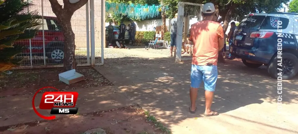 Força Tática do 2º BPM prendeu em flagrante o suspeito de matar um homem a facadas no bairro Set Sul, em Três Lagoas. (Foto: Cedida / Alfredo Neto).