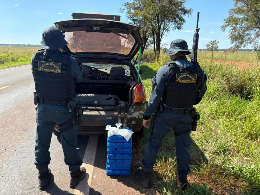Polícia Militar Rodoviária apreende 35 kg de drogas, prende jovem e apreende adolescente na MS-395 em Brasilândia