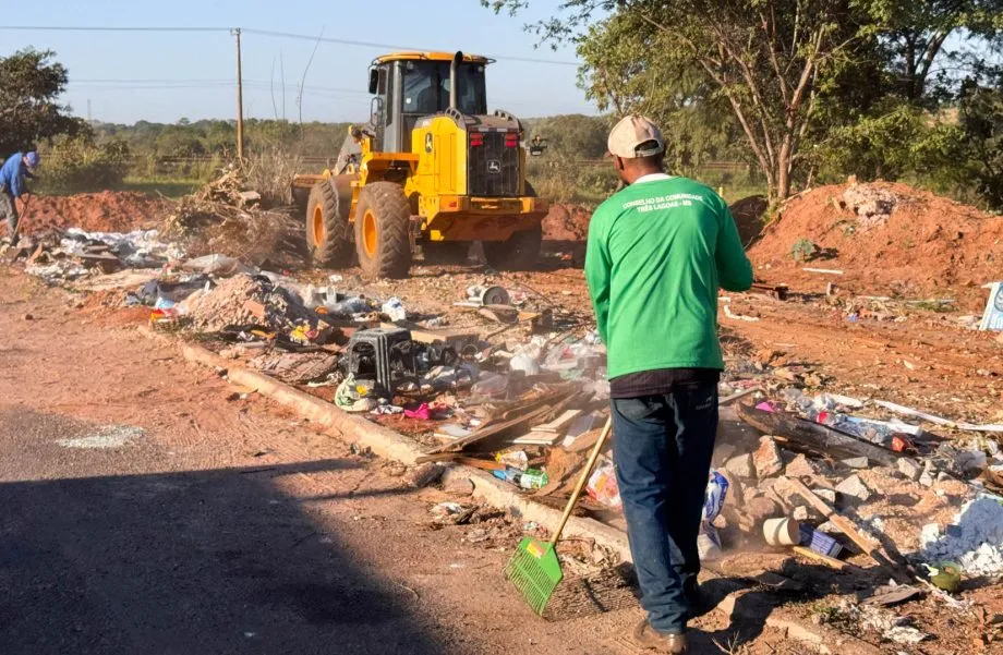 Após ação no Novo Oeste, Prefeitura realiza limpeza de entulhos no bairro Nova Três Lagoas