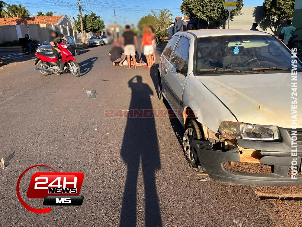 Motociclista fica ferida após invadir preferencial e ser atingida por veículo no bairro Santos Dumont em Três Lagoas