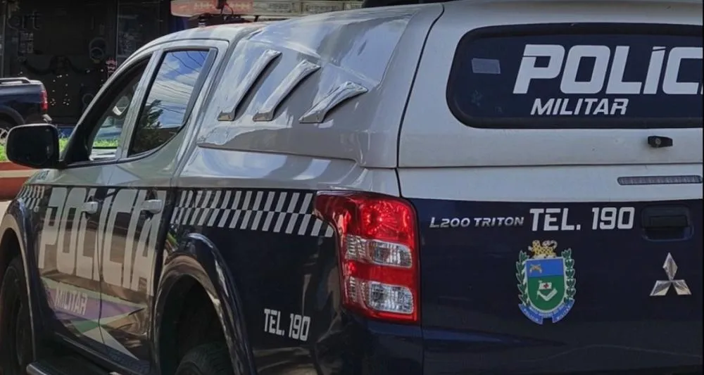 Morador surpreendeu dois suspeitos tentando furtar cabos de energia de sua residência no Parque São Carlos, frustrando a ação criminosa. (Foto: 24h News MS)