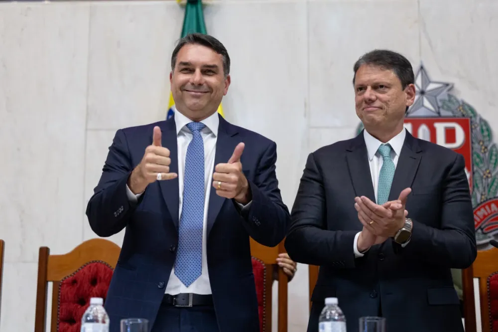 PL busca ampliar alianças para as eleições presidenciais e aposta na influência do governador Tarcísio de Freitas nas negociações com o Republicanos. (Foto: Alesp)