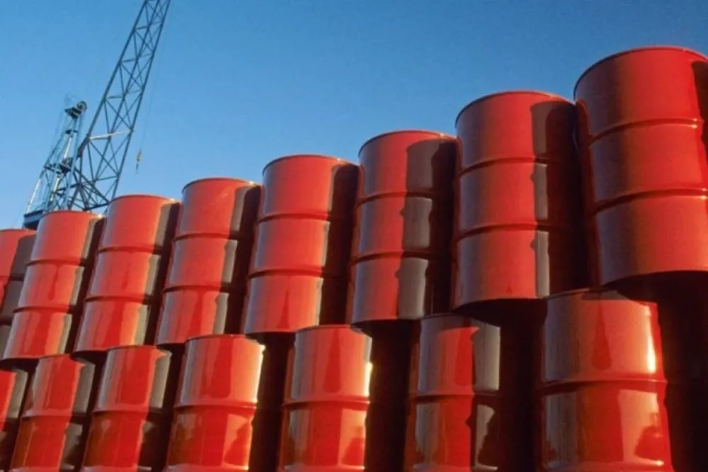 Alta do petróleo acima de US$ 100 pressiona os mercados globais e fortalece o dólar diante das tensões no Oriente Médio. (Foto: Divulgação)