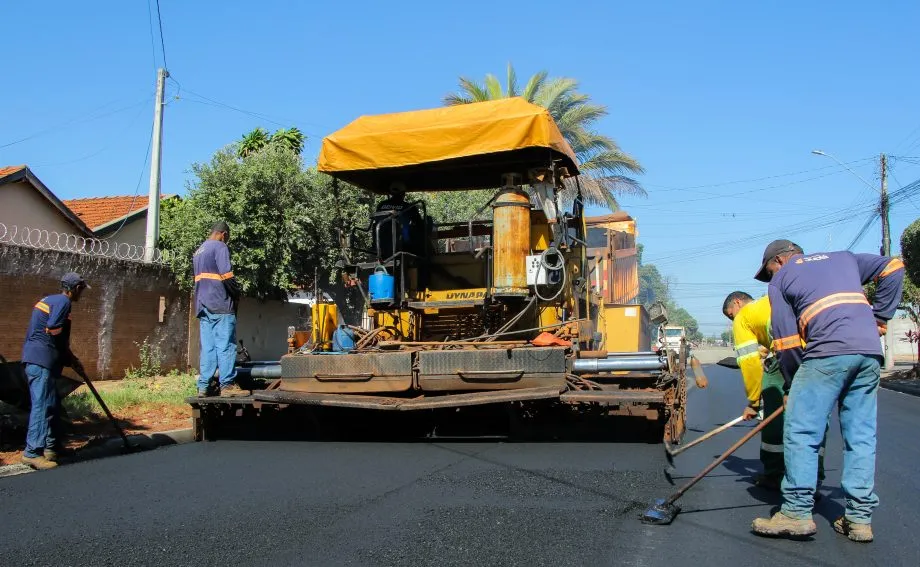 Obras de pavimentação, drenagem e acessibilidade seguem em andamento no Jardim Novo Ipanema, com investimento superior a R$ 3,8 milhões. (Foto: Prefeitura de Três Lagoas)
