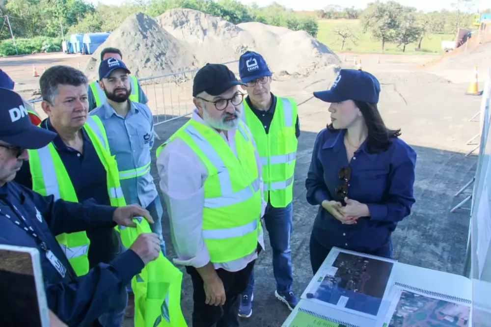 George Santoro iniciou em Terenos a agenda de vistorias em obras rodoviárias que somam mais de R$ 1,4 bilhão em investimentos em Mato Grosso do Sul. (Foto: Juliano Almeida)