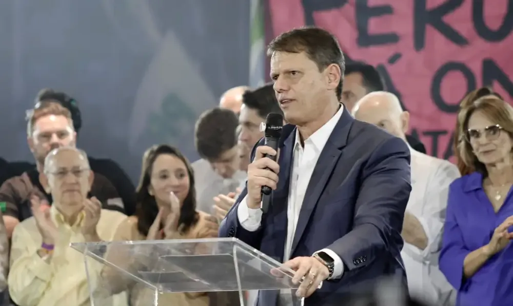 Tarcísio de Freitas discursa durante convenção do Republicanos que oficializou sua candidatura à reeleição ao Governo de São Paulo. (Foto: Caiuá Maia/Divulgação Campanha)