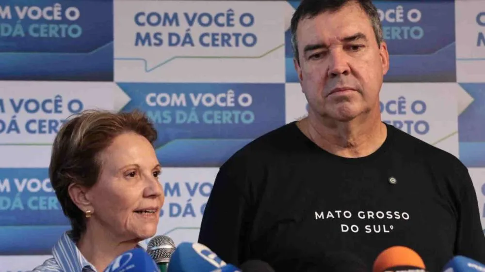 Eduardo Riedel e a senadora Tereza Cristina durante convenção da chapa governista em Campo Grande. (Foto: Madu Livramento/Jornal Midiamax)
