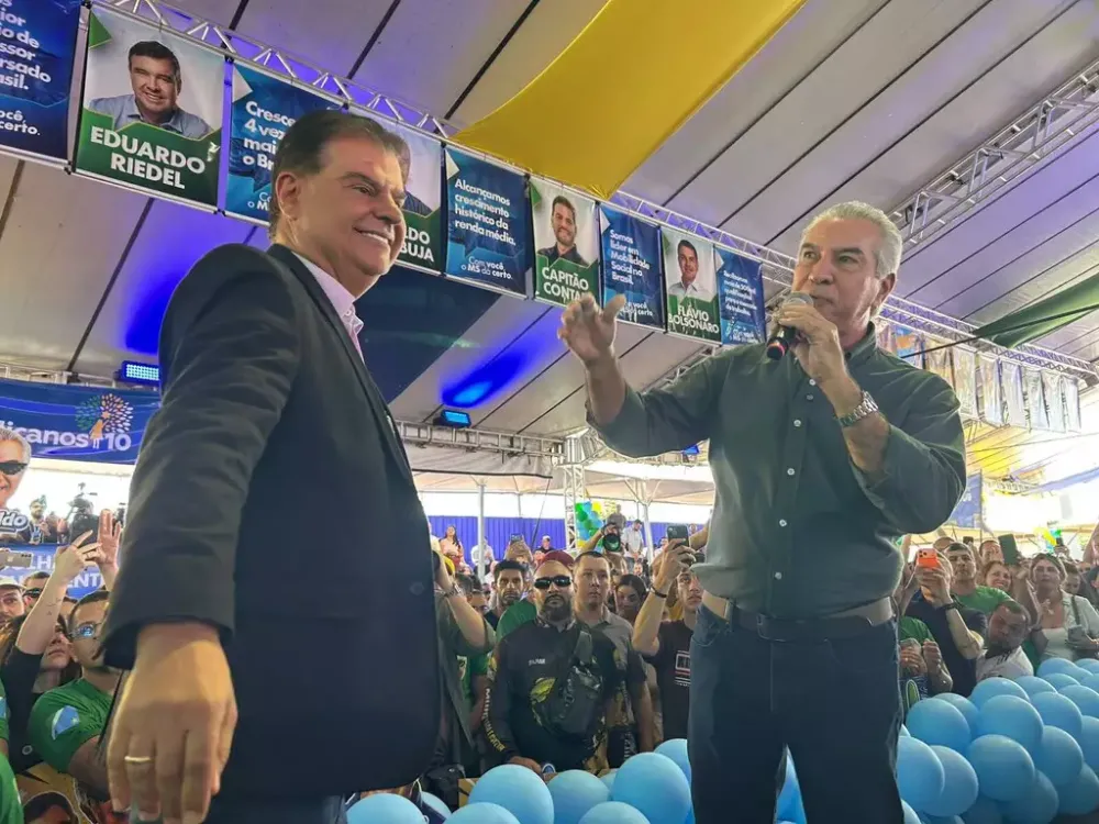 Nelsinho Trad e Reinaldo Azambuja durante convenção que reuniu partidos da base aliada em Campo Grande. (Foto: Fernanda Palheta/Campo Grande News)