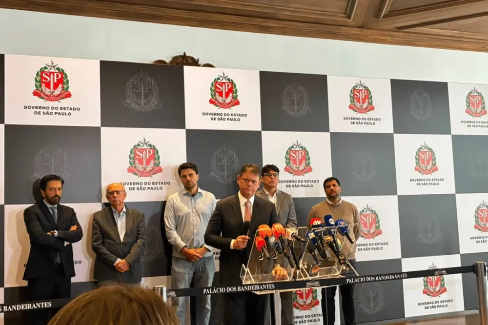 Tarcísio garante emprego de ferroviários e espera fim de greve na CPTM