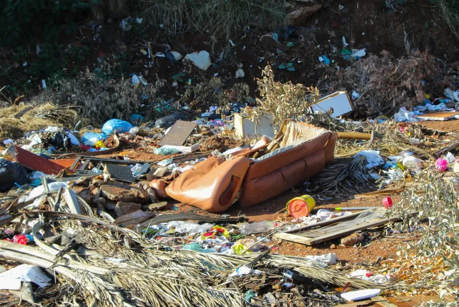 Prefeitura reforça limpeza de bueiros e faz apelo à população sobre o descarte correto de lixo