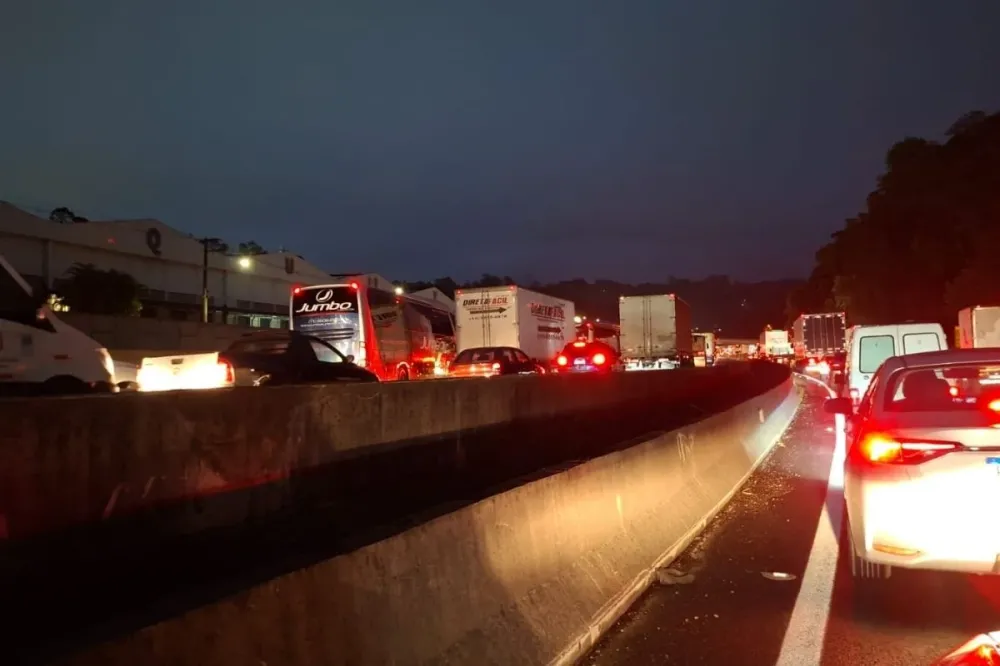 Acidente na Rodovia Anhanguera deixou 3 mortos e outras 3 pessoas feridas. Motorista de 27 anos foi preso após teste do bafômetro apontar consumo de álcool. (Foto: Reprodução)