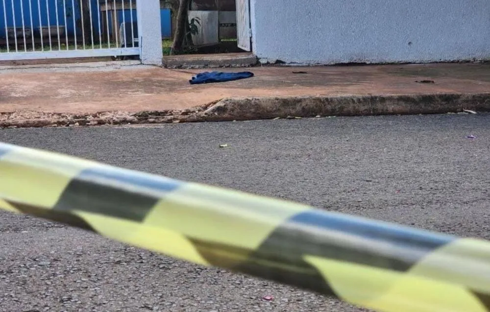 Homens invadem residência e atiram contra morador, em Paranaíba