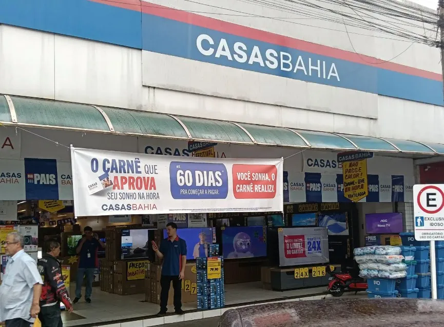 Casas Bahia fecha quase 300 lojas e prepara corte de milhares de trabalhadores