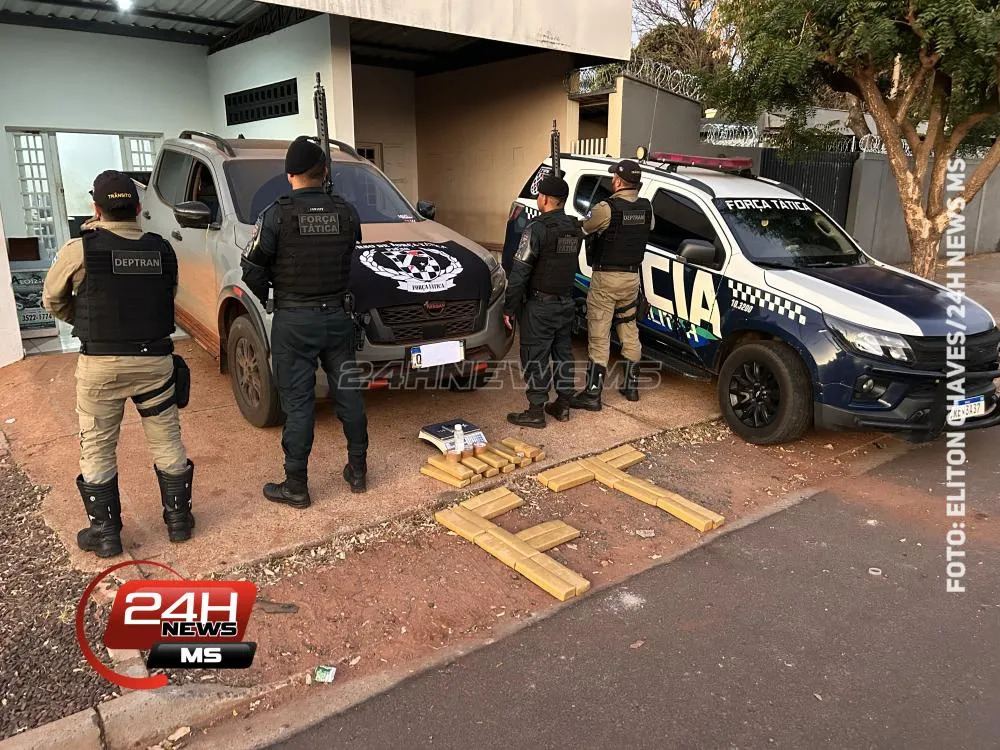 Polícia Militar prendeu três homens e apreendeu quase 30 kg de maconha durante ação contra o tráfico no Cinturão Verde, em Três Lagoas. (Foto: Eliton Chaves/24h News MS)