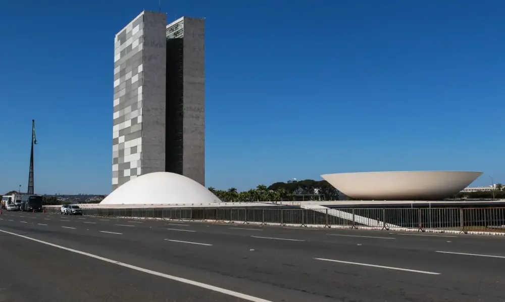 Congresso Nacional analisa medida que prevê zerar o Imposto de Importação sobre compras internacionais de até US$ 50. (Foto: Antônio Cruz/Agência Brasil)