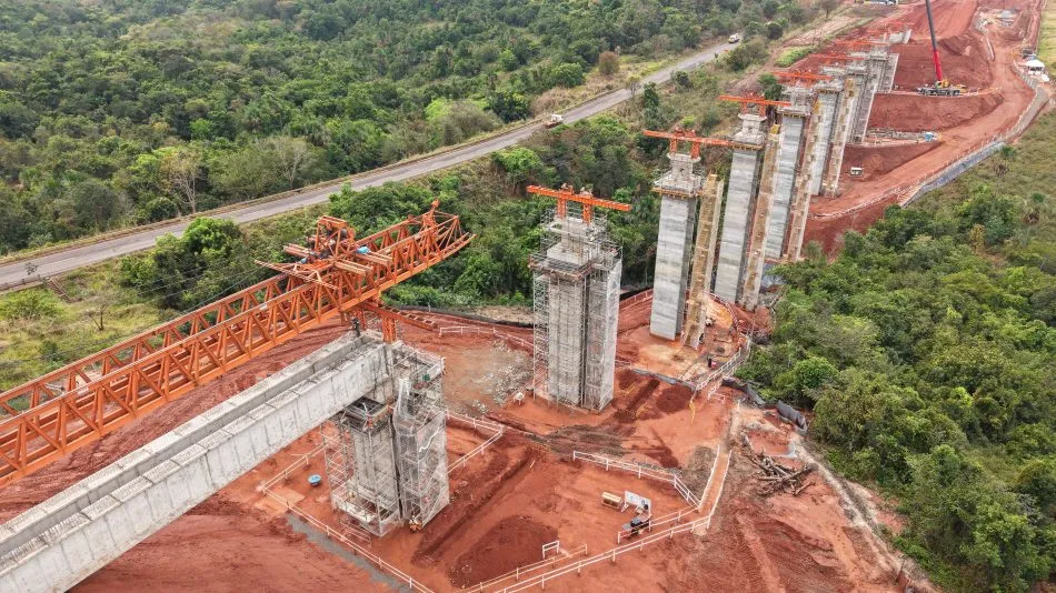 Gigante de concreto começa a ligar fábrica da Arauco à ferrovia em Inocência