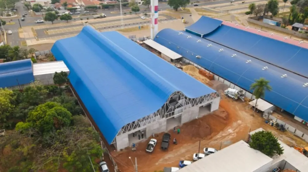 Prefeitura rompe contrato do Shopping Popular após atrasos e cobranças de lojistas em Três Lagoas