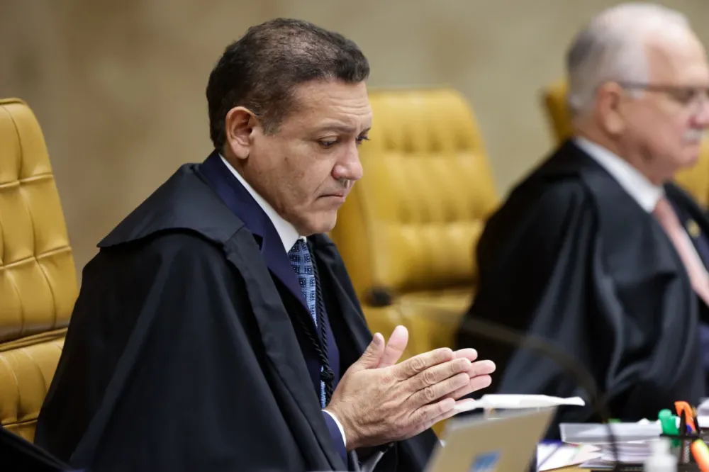 Contrato encontrado em arquivos encaminhados pela PF ao STF previa até R$ 427 milhões em honorários condicionados ao êxito de ações relacionadas a precatórios de interesse de Daniel Vorcaro. (Foto: Vinícius Schmidt/Metrópoles)
