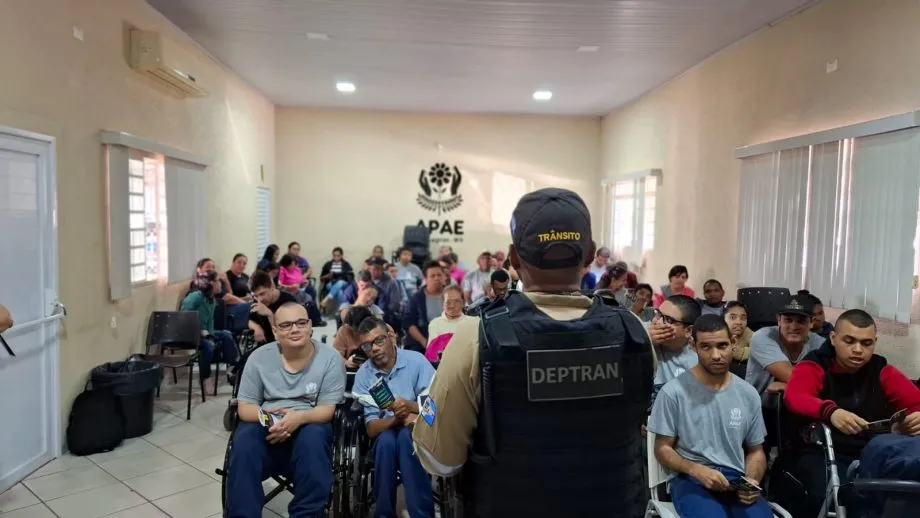 DEPTRAN realizou ação educativa na APAE com palestras e orientações sobre segurança e responsabilidade no trânsito. (Foto: Divulgação/Prefeitura de Três Lagoas)