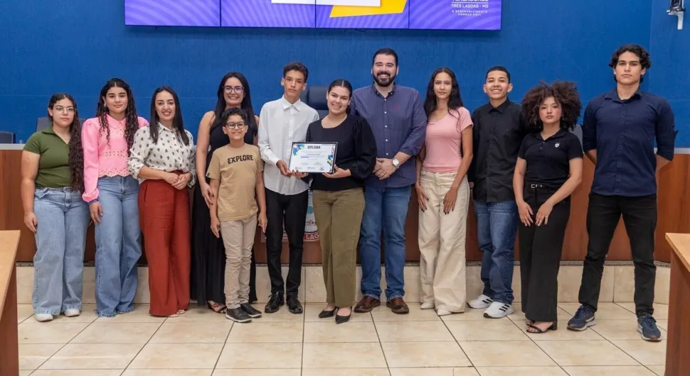 Parlamento Jovem aprova cinco projetos e empossa novo vereador em Três Lagoas