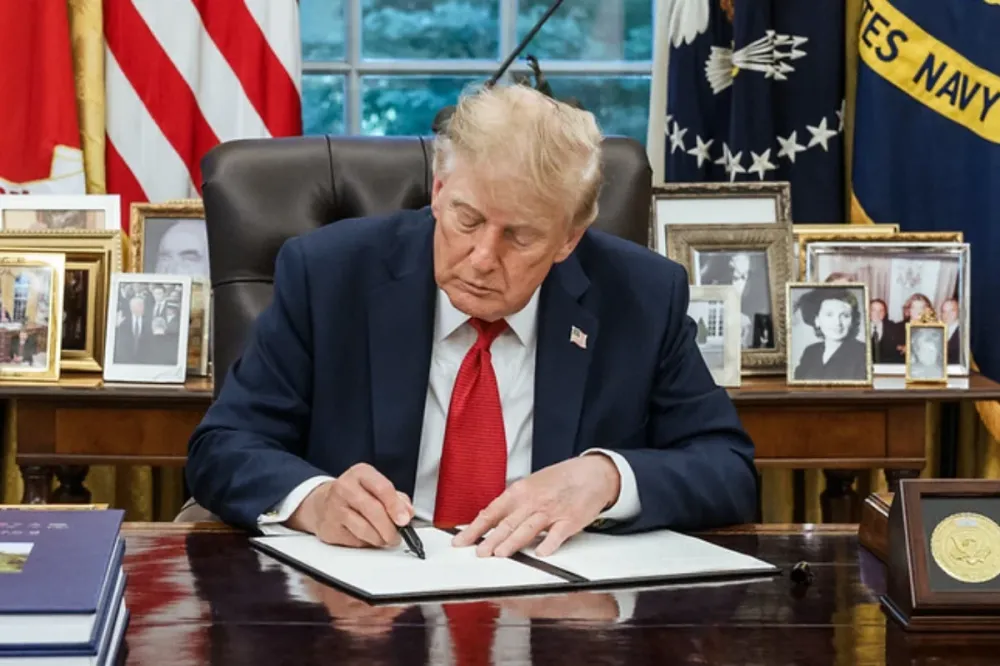 Trump aprova execução por fuzilamento de Nidal Hasan, condenado por matar 13 pessoas e ferir outras 32 em base militar no Texas. (Foto: Joyce N. Boghosian/Casa Branca)