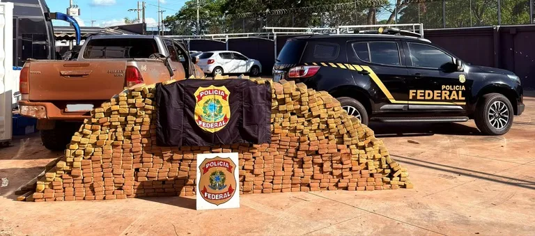 Polícia Federal apreende 1,8 tonelada de maconha em caminhonete, em residência em Três Lagoas
