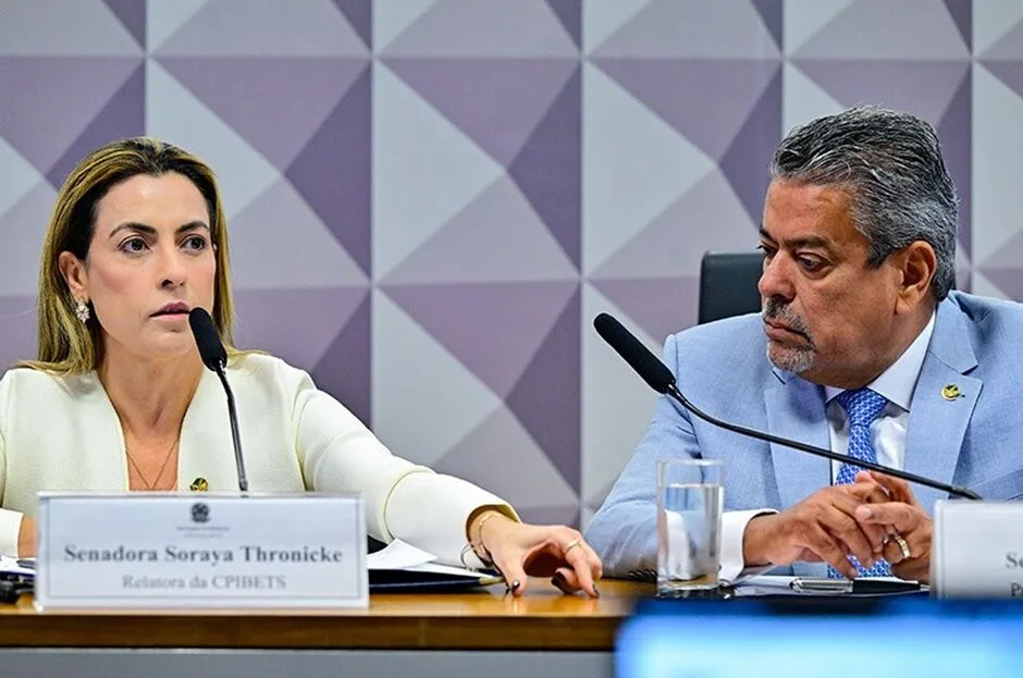 Relatório de Soraya Thronicke na CPI das Bets foi rejeitado, mas empresas citadas na investigação aparecem em ação da AGU contra o setor de apostas. (Foto: Reprodução)