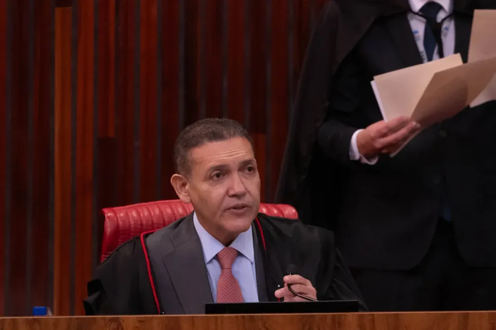 Kassio Nunes Marques rebate informações sobre mudanças em massa nos locais de votação e explica que alterações são definidas pelos TREs. (Foto: Kebec Nogueira/Metrópoles)