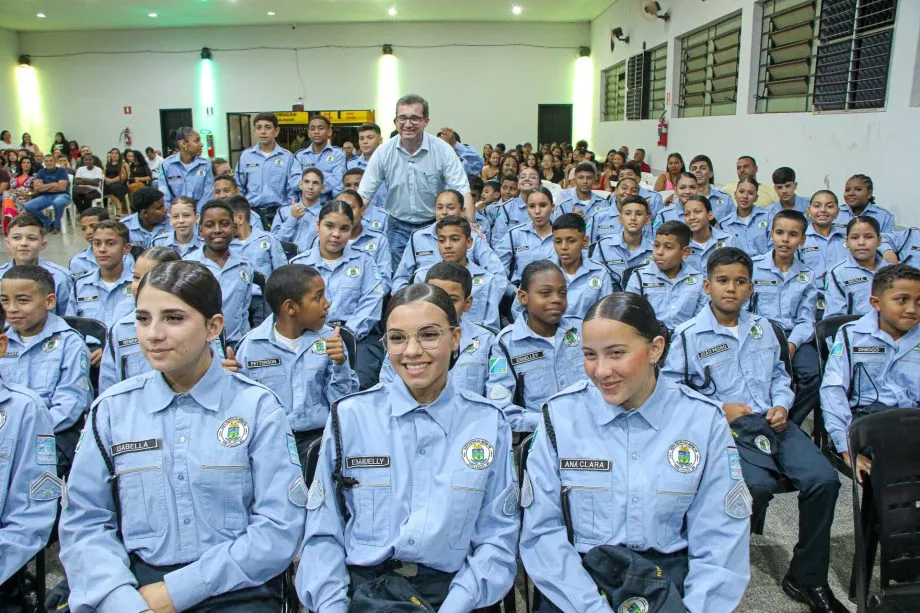 Cerimônia de graduação da Patrulha Mirim da Polícia Militar reuniu alunos, familiares e autoridades em Três Lagoas. (Foto: Reprodução/Prefeitura de Três Lagoas)
