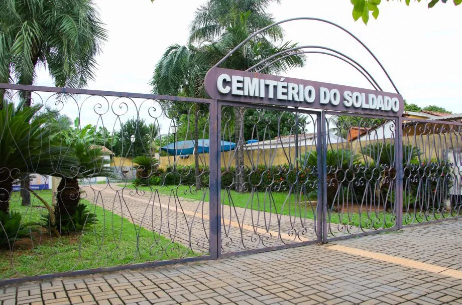 Cemitério do Soldado passa por melhorias para garantir um espaço mais limpo e preservado para visitantes.