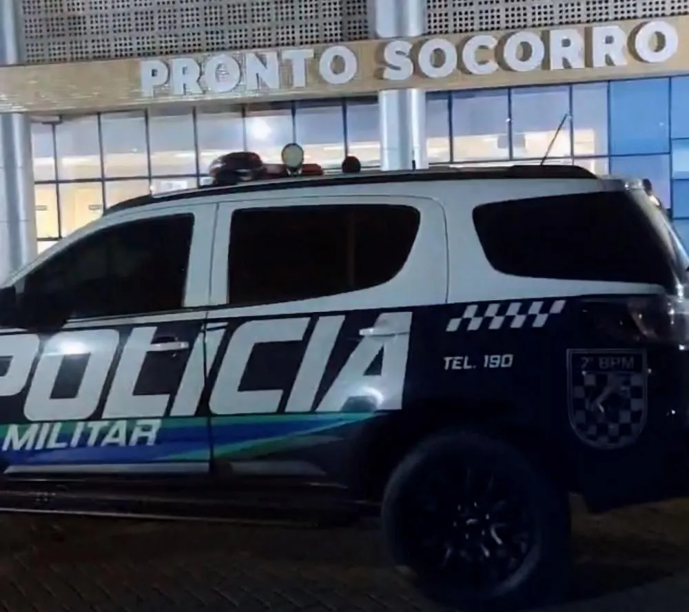 Equipe da Força Tática esteve no Hospital Regional acompanhando o atendimento de uma das vítimas esfaqueadas durante o torneio de pesca em Três Lagoas. (Imagem: Eliton Chaves / 24h News MS)