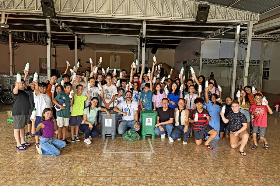 Oficina “Lixo ou Resíduo?” reuniu crianças de 8 a 12 anos da Paróquia Nossa Senhora Aparecida para conscientização ambiental (Foto: Divulgação/Prefeitura de Três Lagoas)