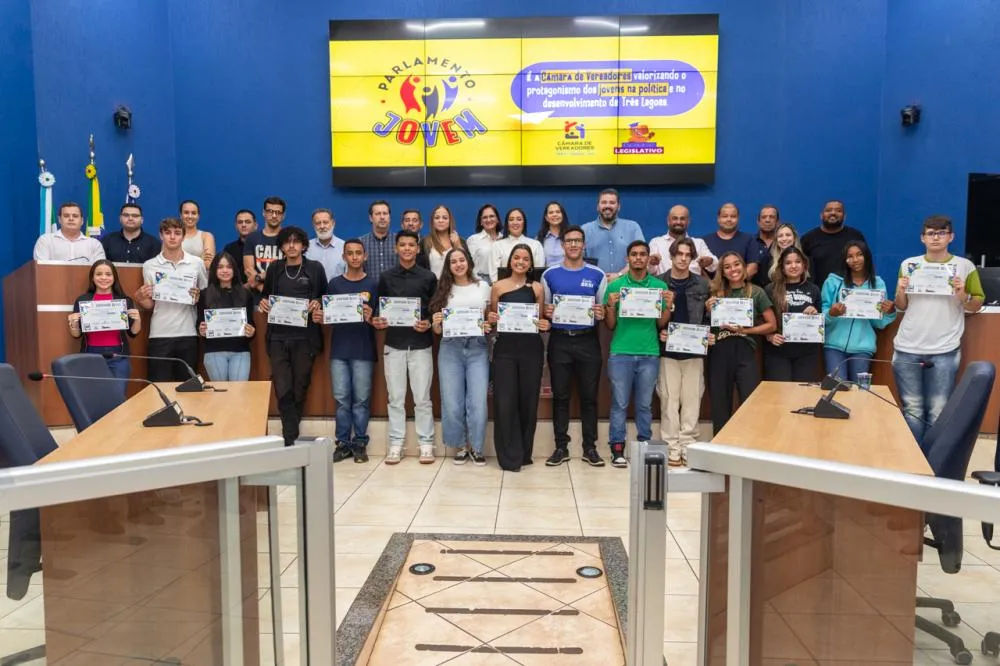 Jovens eleitos participaram de aula formativa no plenário da Câmara e conheceram os bastidores do Legislativo em Três Lagoas. (Foto - Divulgação/Câmara Municipal de Três Lagoas)