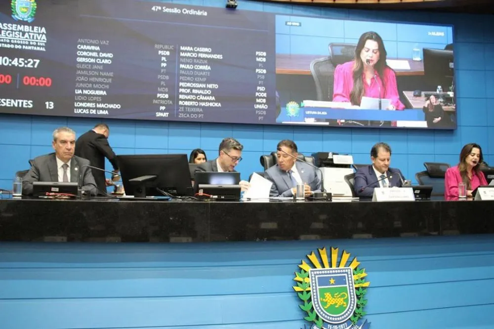 Sessão foi conduzida pela Mesa Diretora no Plenário Júlio Maia, na ALEMS. (Foto: Wagner Guimarães)