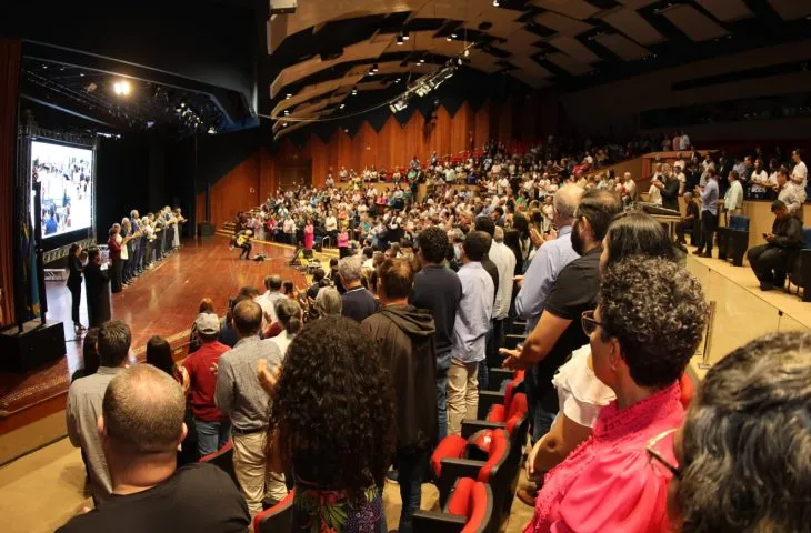 Autoridades estaduais abriram a 7ª Conferência Estadual das Cidades em Campo Grande (Foto: Chico Ribeiro / Seilog)