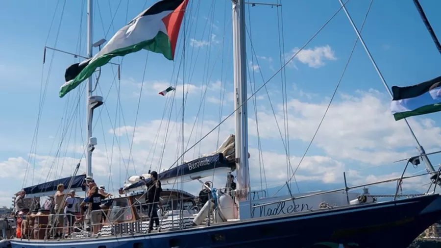 Barco humanitário Madleen foi interceptado por Israel ao tentar entregar ajuda na Faixa de Gaza (Foto: Reprodução)