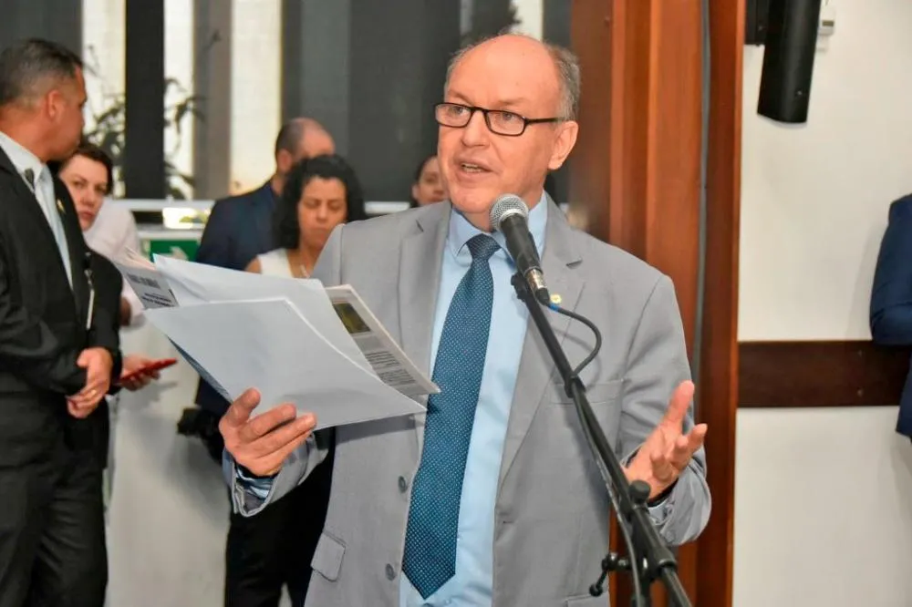 Nova lei é de autoria do deputado Junior Mochi (MDB) e amplia os direitos para pacientes com neurofibromatose (Foto: Luciana Nassar / Arquivo ALEMS)