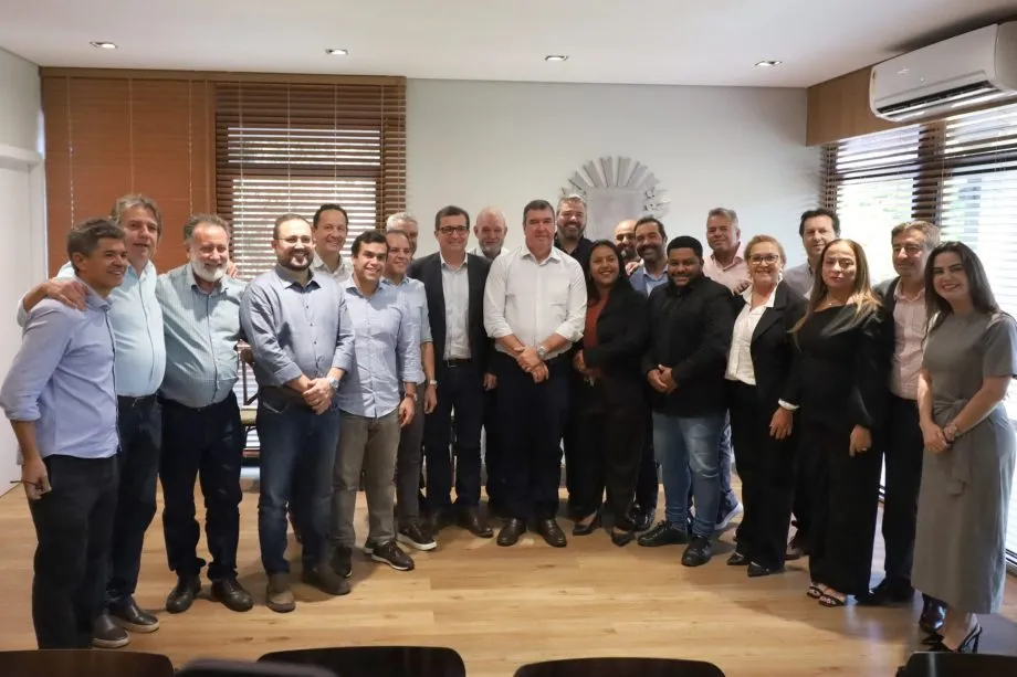 Prefeito de Três Lagoas detalhou projetos de pavimentação e drenagem ao governador durante reunião do MS Ativo (Foto: Divulgação / Prefeitura de Três Lagoas)