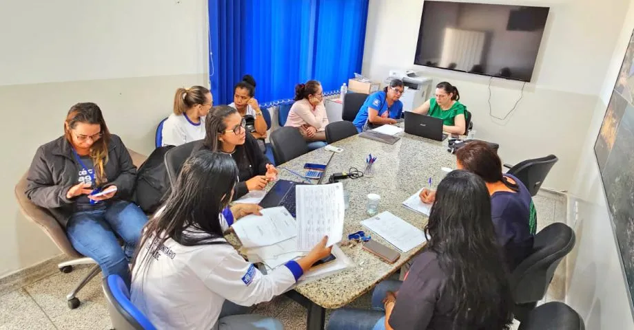 Reunião entre Prefeitura e sindicato discutiu transposição de regime para agentes de saúde (Foto: Divulgação / Prefeitura de Três Lagoas)