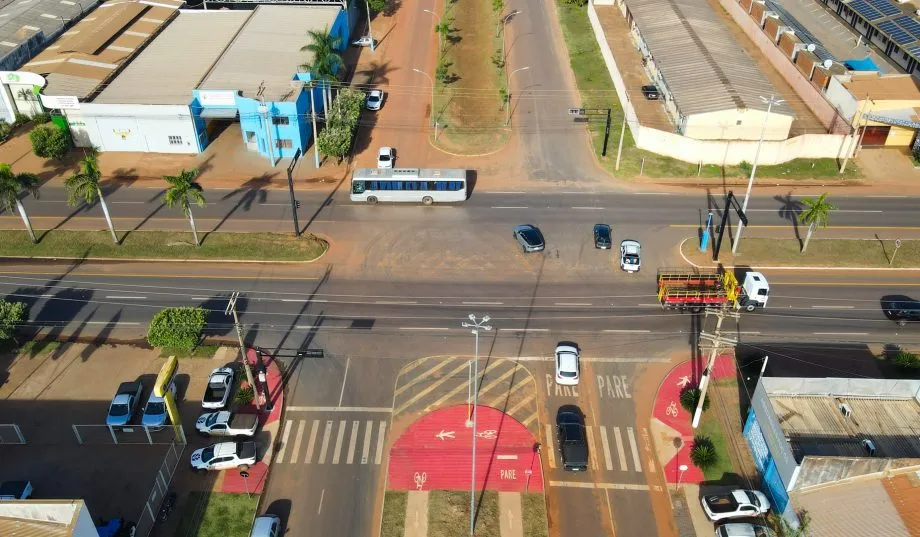 Novo semáforo instalado visa garantir mais segurança e organização no trânsito da região (Foto: Divulgação / Prefeitura de Três Lagoas)