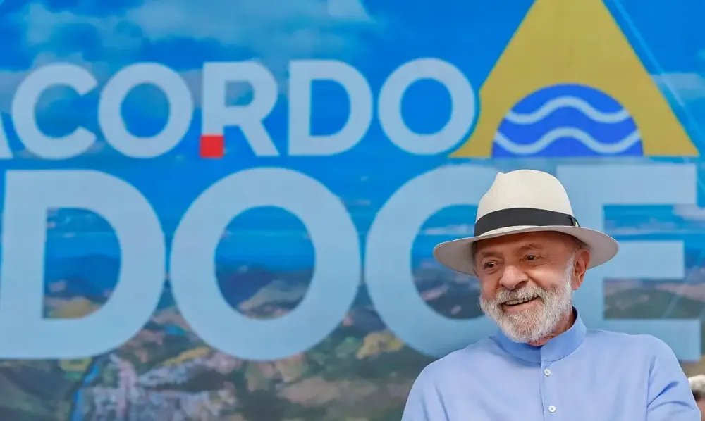 Presidente Lula anuncia ações federais previstas no novo Acordo do Rio Doce durante cerimônia em Mariana (Foto: Ricardo Stuckert / PR)