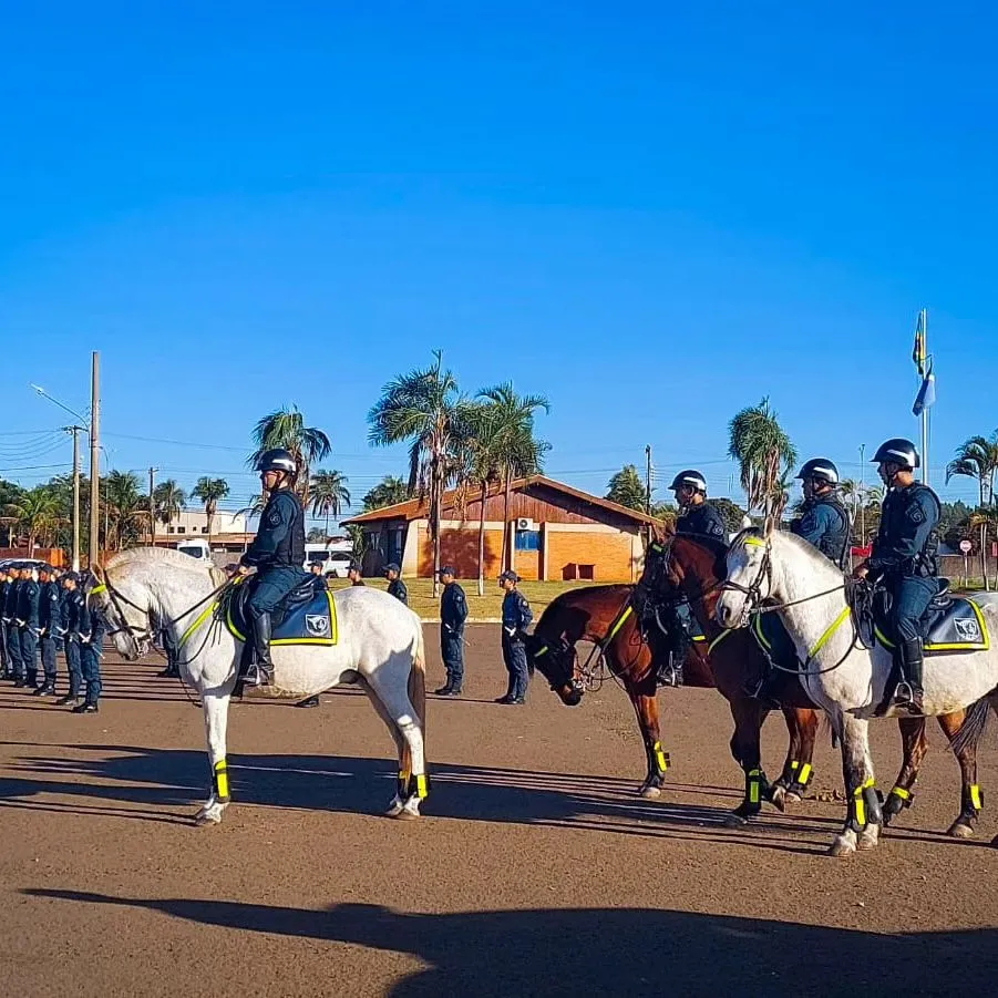 Cavalaria da PMMS reforça segurança e encanta o público no desfile de 110 anos de Três Lagoas (Foto: Divulgação / Polícia Militar)