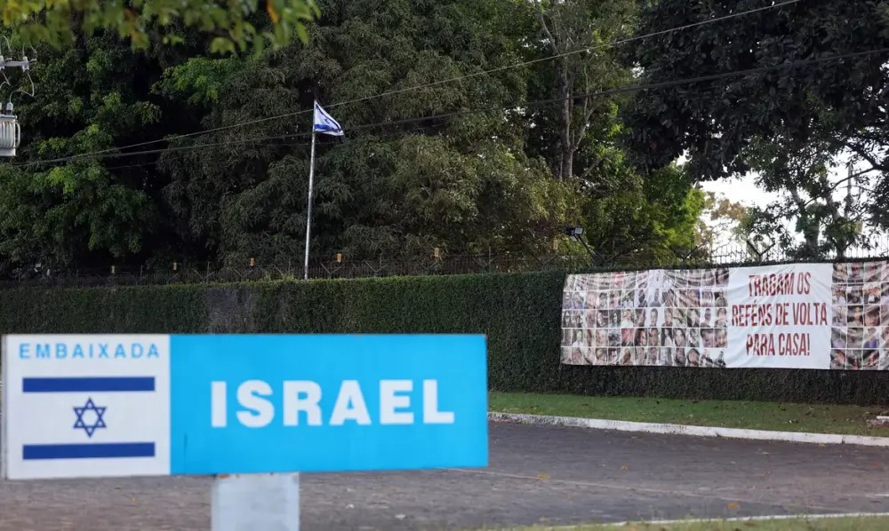 Entrada da Embaixada de Israel em Brasília permanece fechada após ataques ao Irã (Foto: José Cruz / Agência Brasil)