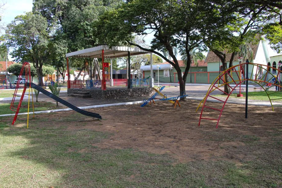 Praça do Santa Luzia passa por manutenção completa e será entregue à comunidade no domingo (22). (Foto: Divulgação / Prefeitura de Três Lagoas)