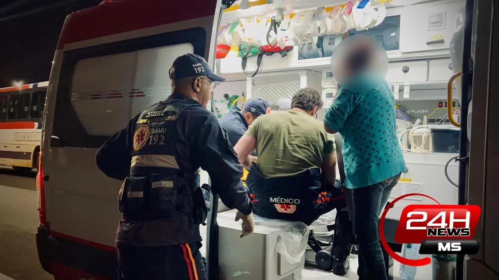 Equipe de Suporte Avançado do SAMU interceptou o carro com a criança próximo ao Cupim na Telha e conseguiu desobstruir as vias aéreas no local. (Foto - Eliton Chaves / 24h News MS)