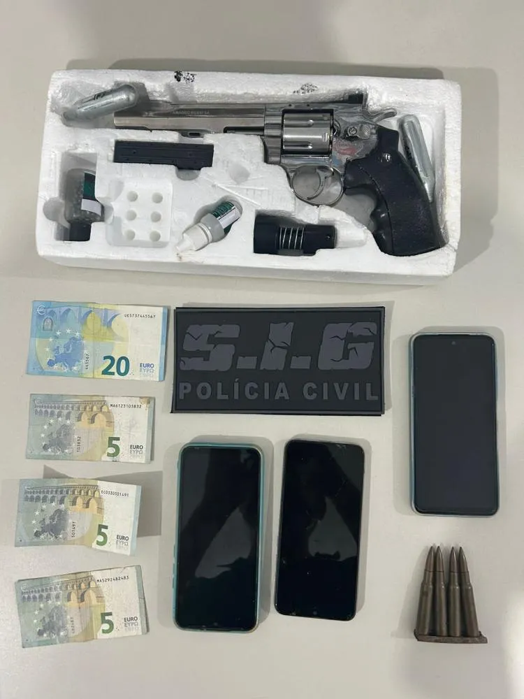 Polícia Civil prendeu suspeito de manter família sob ameaça de arma durante assalto em Três Lagoas (Foto: Divulgação/SIG)