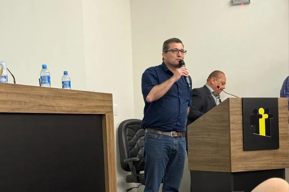 Prefeito Cassiano Maia e secretária Juliana Salim durante o encontro estadual na Assomasul, em Campo Grande (Foto - Prefeitura de Três Lagoas)